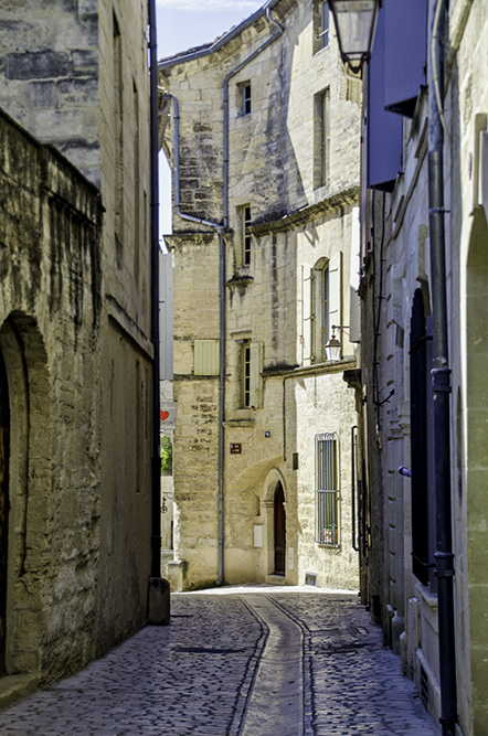 Narrow winding streets of Uzès