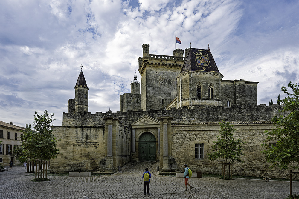 Café life in Uzès