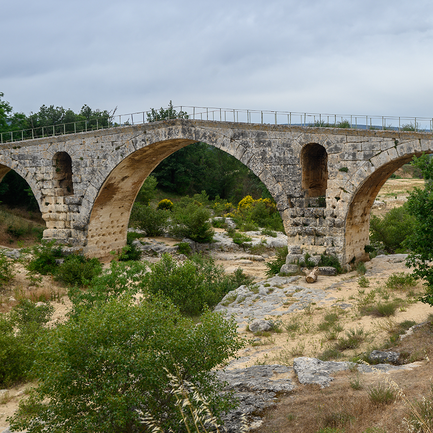 Pont Julien